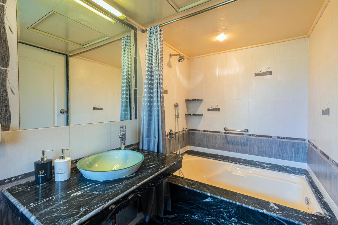 Saffronstays Grandiosa - 4 Bdr Pet-Friendly, Pool Villa Khandala Eksteriør bilde